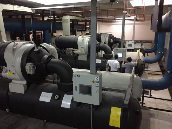 顿汉布什WCFX机组维修保养